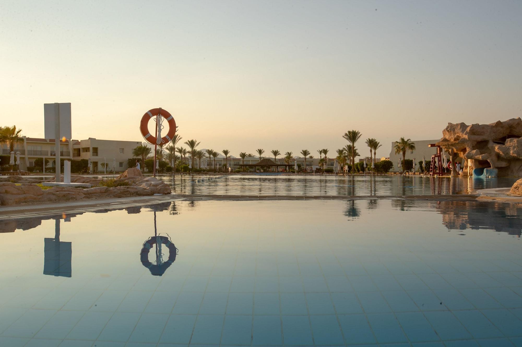 Doubletree By Hilton Sharks Bay Resort Sharm el-Sheikh Exterior photo