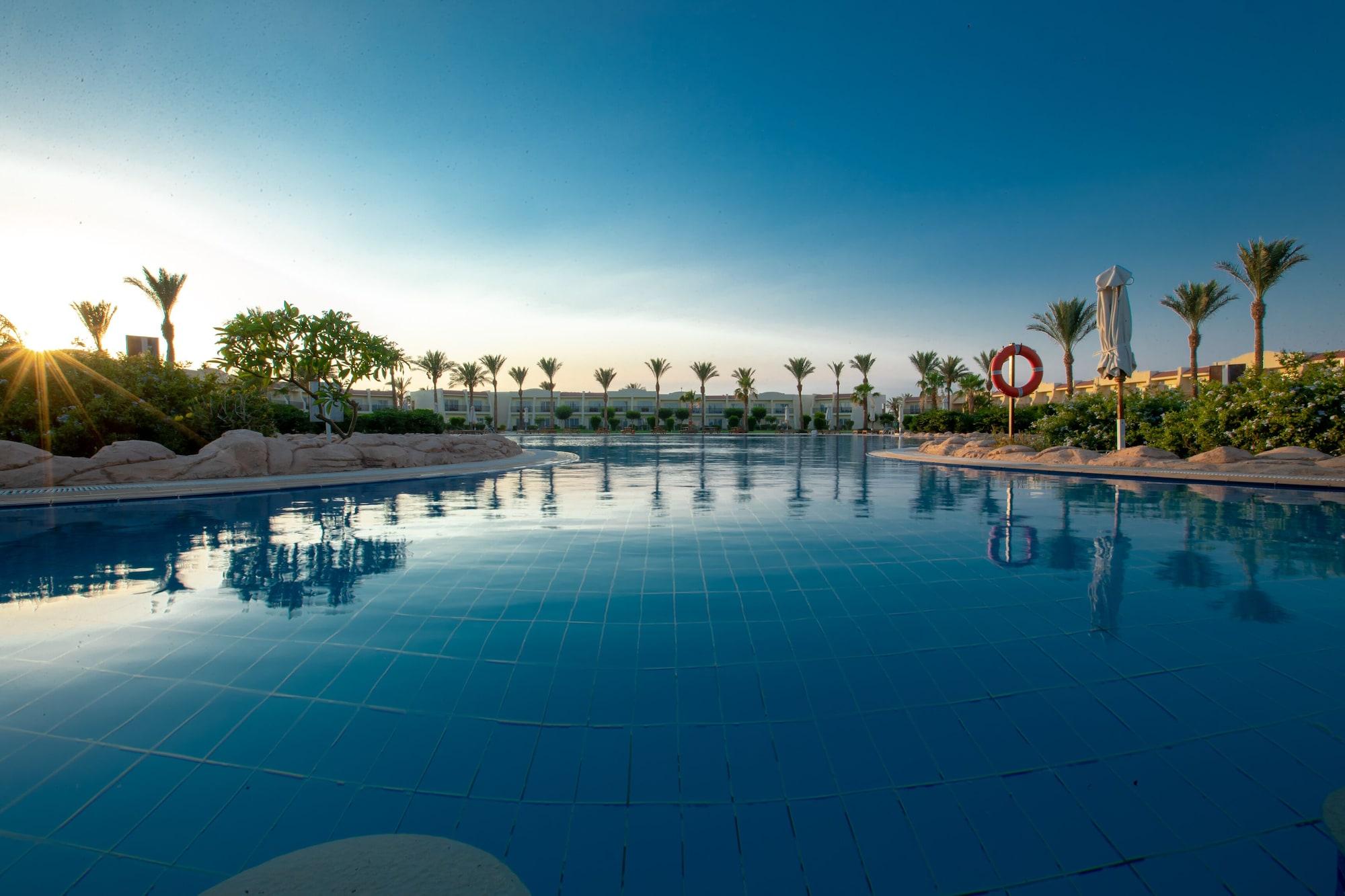 Doubletree By Hilton Sharks Bay Resort Sharm el-Sheikh Exterior photo