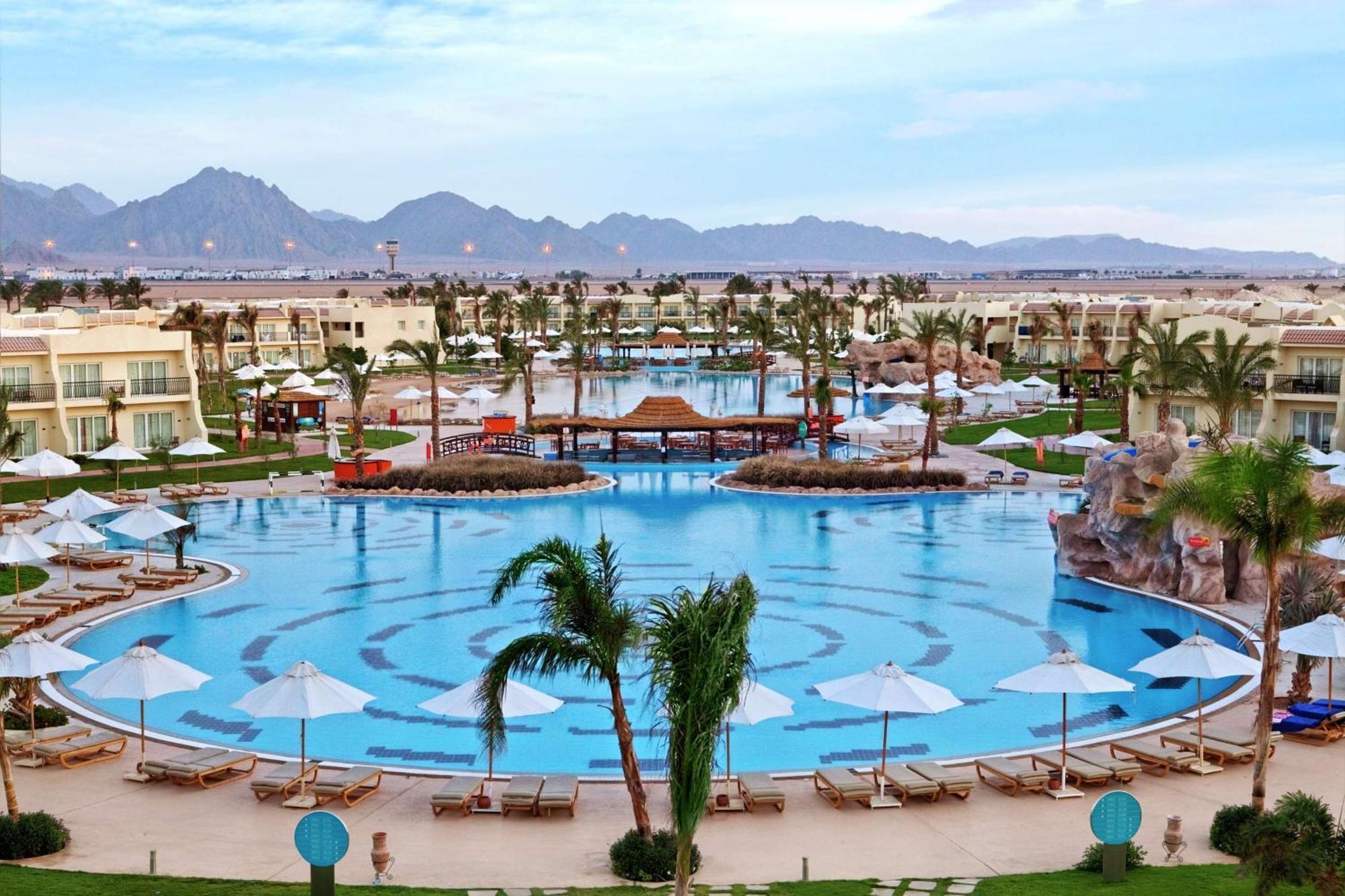 Doubletree By Hilton Sharks Bay Resort Sharm el-Sheikh Exterior photo